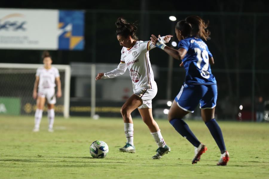 Brasileirão feminino: Ferroviária e Corinthians empatam no