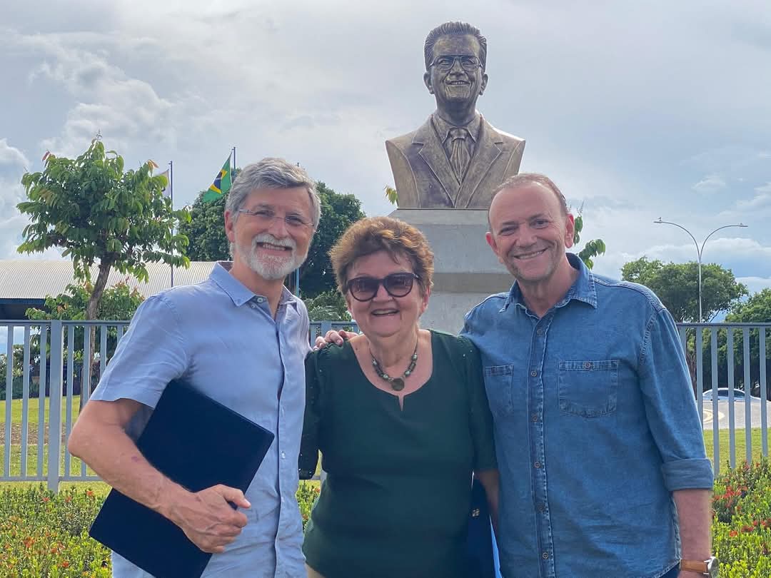 Cerimônia marca homenagem a Élvio Lupo