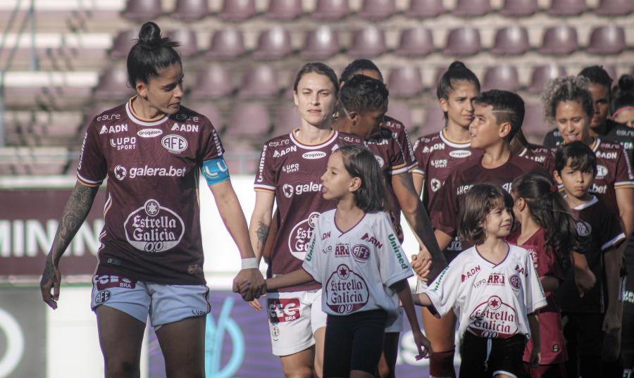 Taubaté e Bragantino iniciam disputa por vaga na final da Copa Paulista  Feminina, futebol