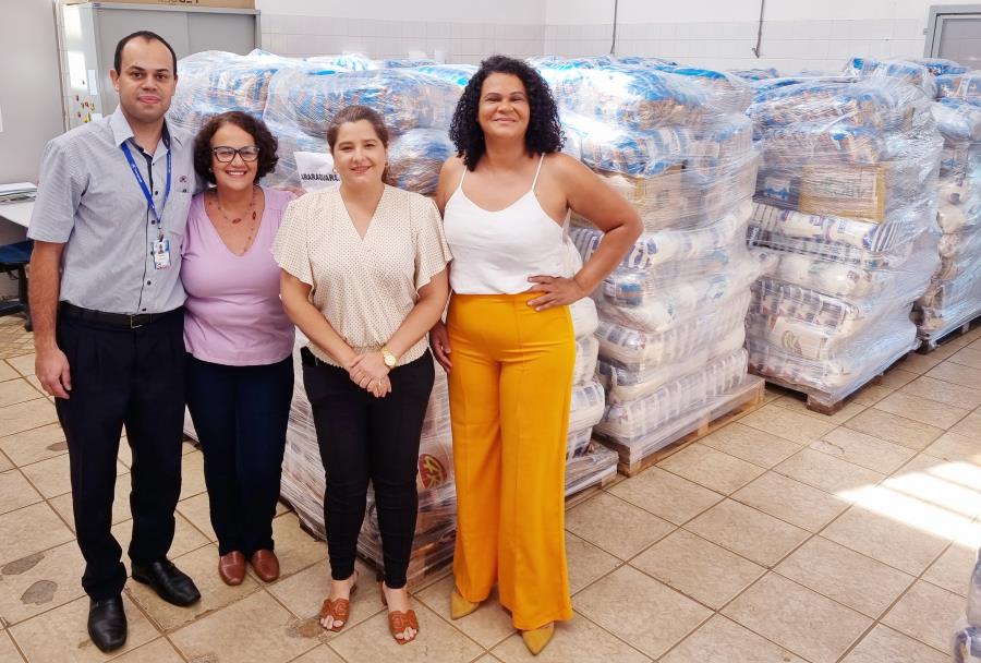 Prefeitura prepara cestas básicas com alimentos doados pelo Savegnago