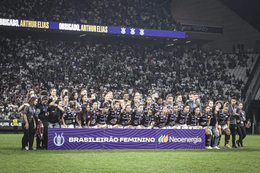 Ferroviária e Corinthians empatam na ida da final do Brasileirão