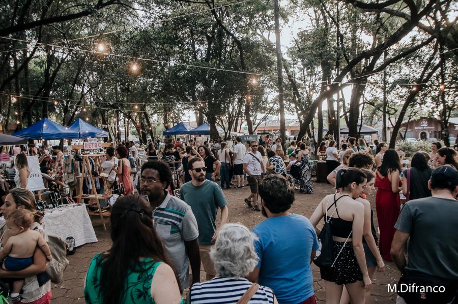 RolêFeira chega a sua 20ª edição saudando o outono ao som do tropicalismo e visibilizando as brasilidades