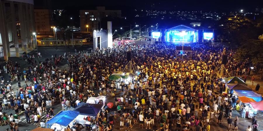 Festa do Trabalhador reúne cerca de 20 mil pessoas na Praça Scalamandré
