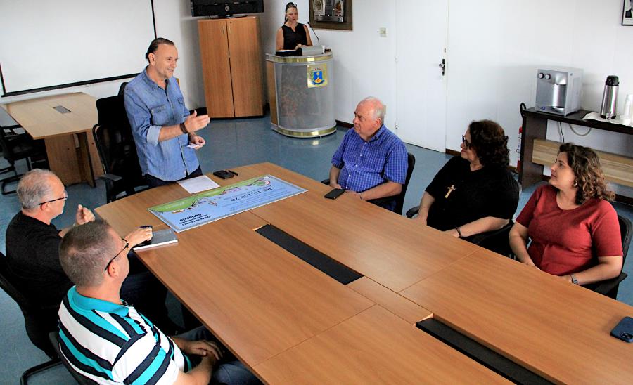 Estapar entrega cheque simbólico do Dia do Estacionamento Solidário