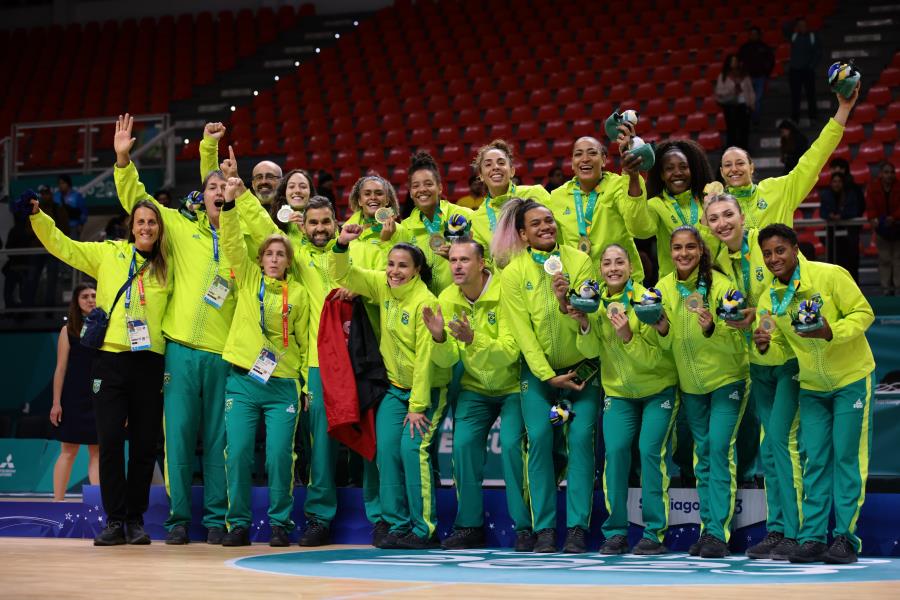 Con entrenador y cuatro atletas del Sesi Araraquara, el baloncesto brasileño conquista el oro en el Panamericano