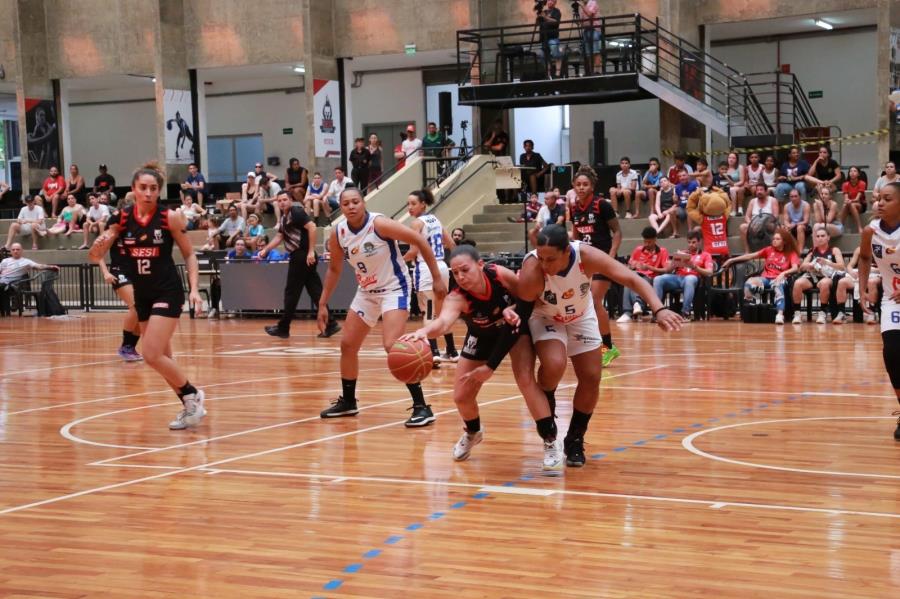 Sesi Araraquara larga na frente na final do Paulista Feminino