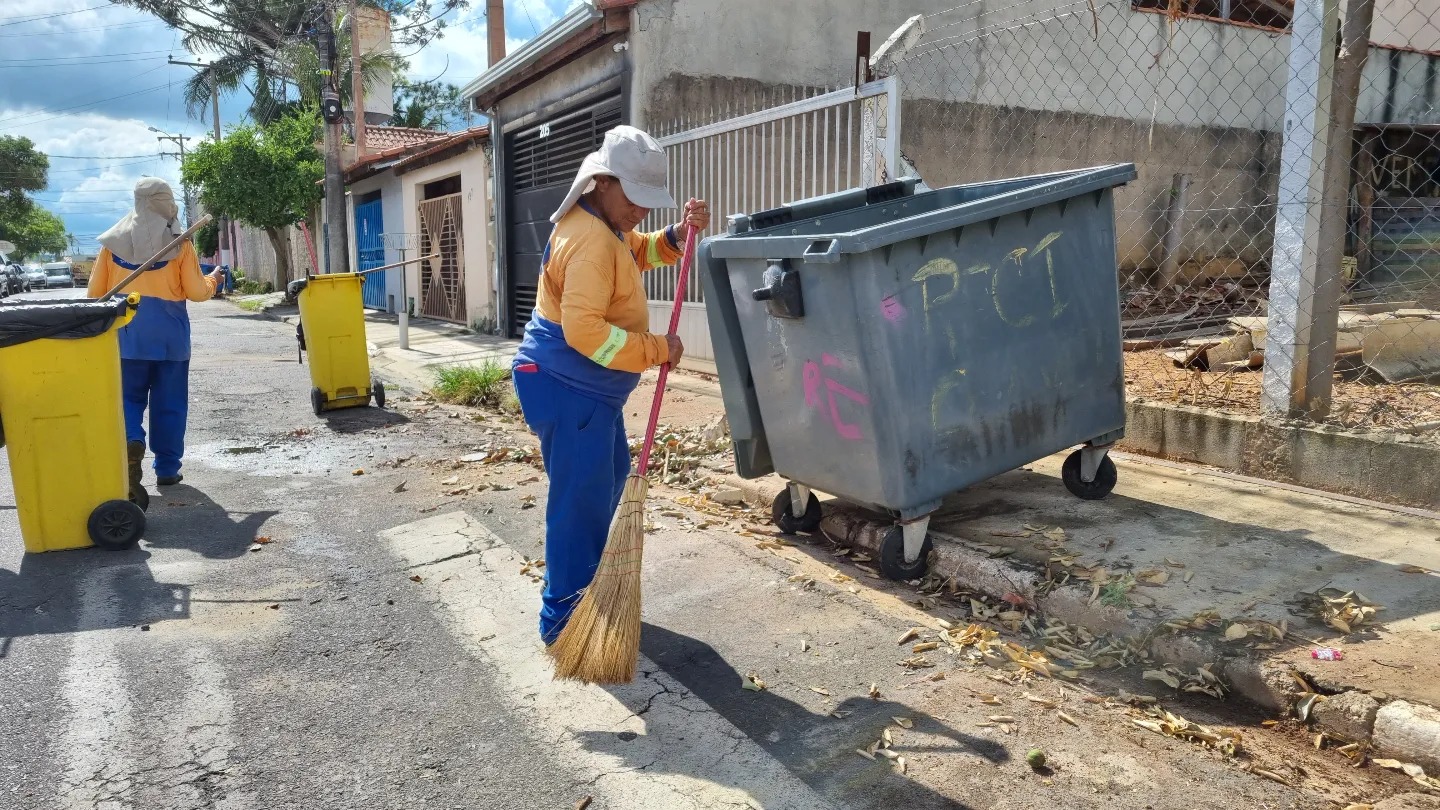 Todos os dias diversas equipes da Prefeitora de Iperó são distribuídas e espalhadas por todos