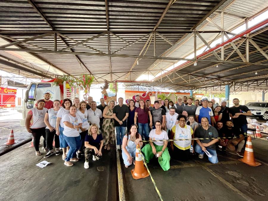 Fundo Social de Solidariedade entrega 1.000 cestas de Natal, panetones, refrigerantes e brinquedos às famílias carentes de Jales