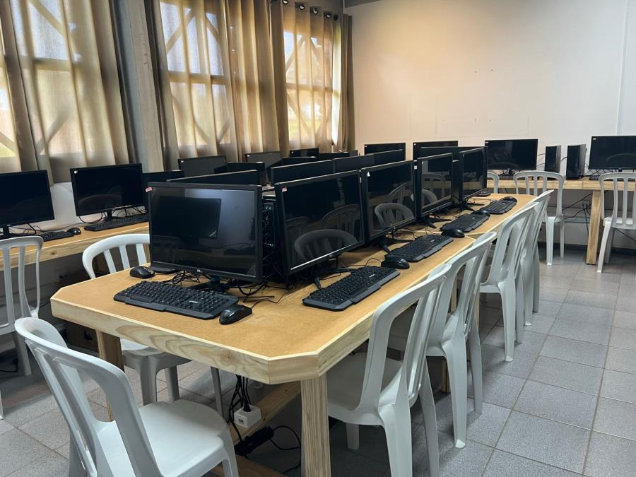 40 computadores para as escolas da rede municipal