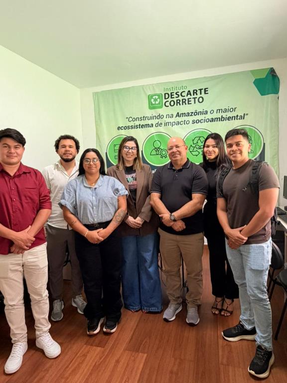 Manaquiri avança em parceria para o descarte correto de resíduos eletrônicos.