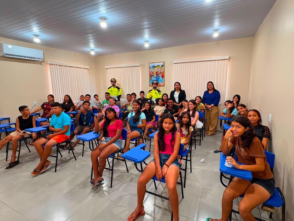 SEMAS e Corpo de bombeiros promovem palestra sobre prevenção de queimadas para crianças e adolescentes do SCFV.