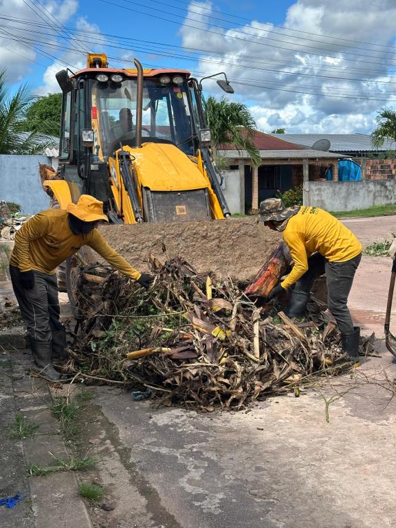 Prefeitura de Manaquiri intensifica obras e serviços para melhorar a infraestrutura do município.