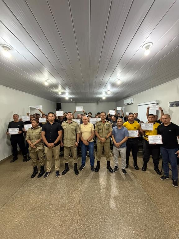 Colaboradores Recebem Certificação após capacitação em combate a incêndios florestais em Manaquiri.