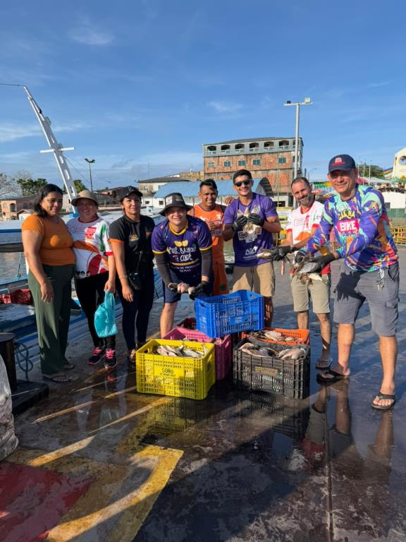 Semas realiza entrega de mais de 15 toneladas de peixe para famílias atendidas pelos programas sociais em Manaquiri.