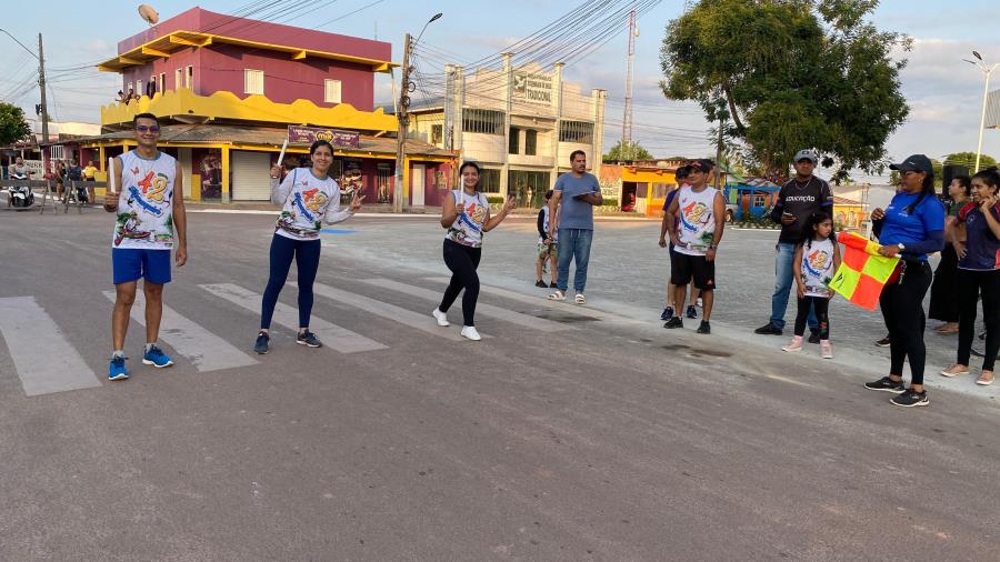 Corrida "Pais e Filhos é realizada em Manaquiri, nos Jogos do Aniversário da Cidade
