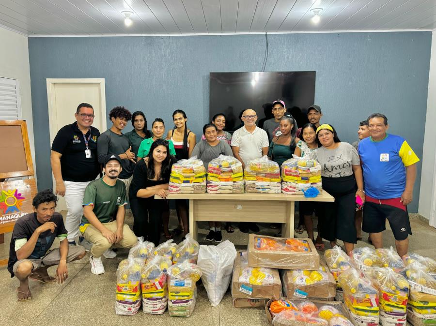 Agentes de Coletas Seletiva do Município que atuaram no Aniversário de Manaquiri recebem cestas básicas