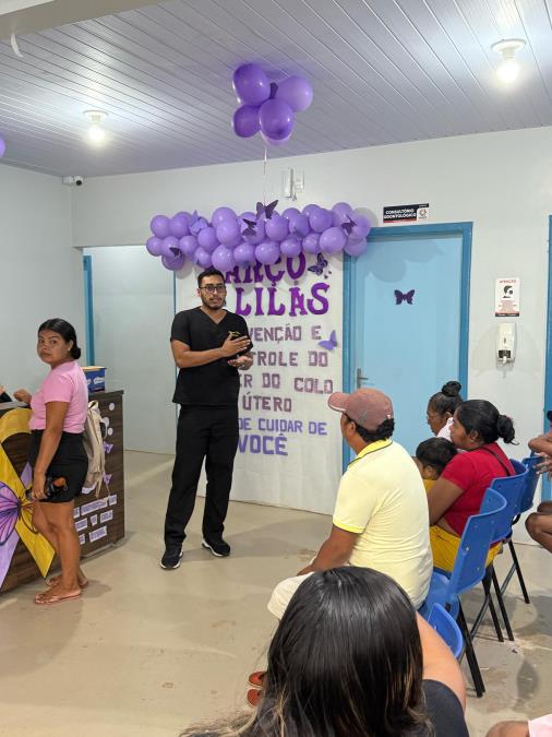 Clientes recebem orientações com Palestras Educativas na UBS Agassis Souto durante o Março Lilás