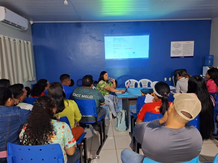 Agentes Comunitários de Saúde de Manaquiri recebem treinamento sobre o uso do APP e-SUS e Prontuário Eletrônico do Cidadão - PEC