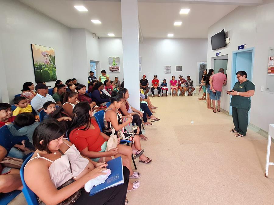 Gestantes recebem orientações de ex-parteira em dia de ultrassonografia na UBAS Dr. Alfredo Campos.