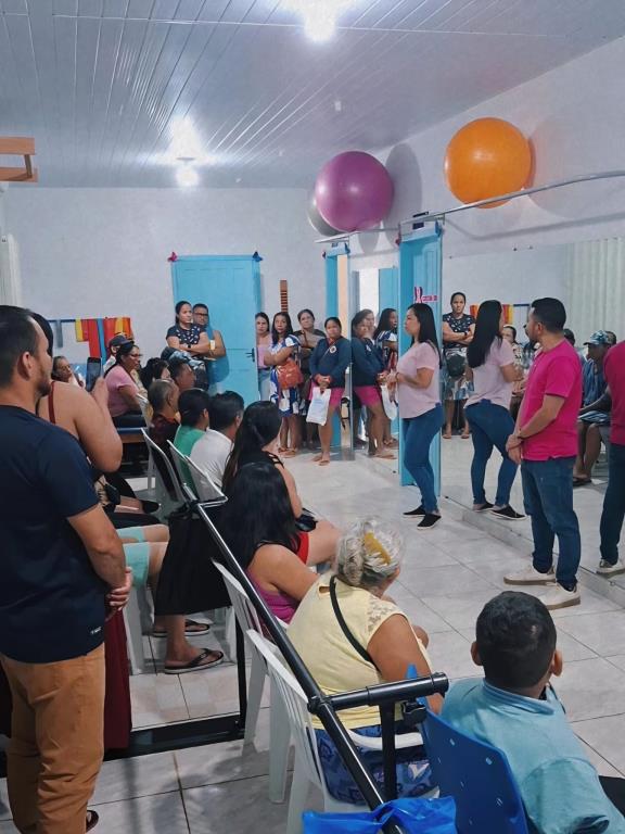 Atividade Educativa e Laboral com usuários em alusão ao Outubro Rosa no CER.