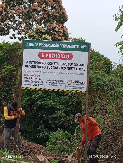 Prefeitura de Manaquiri reforça proteção ambiental com placas de orientação em Áreas de Preservação Permanente (APP)