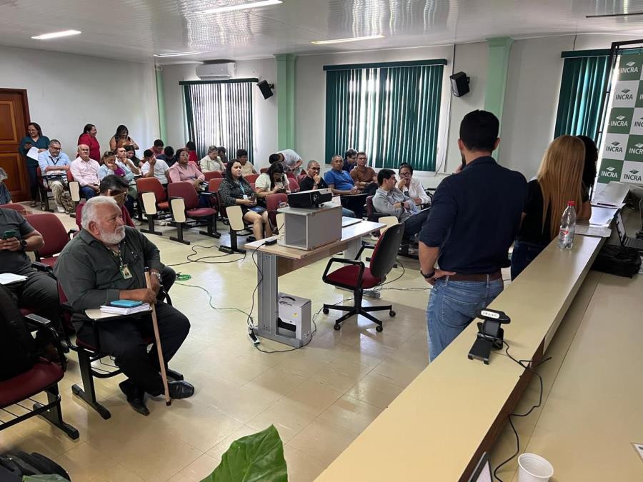 Prefeitura de Manaquri participa de capacitação do Programa Terra Cidadã