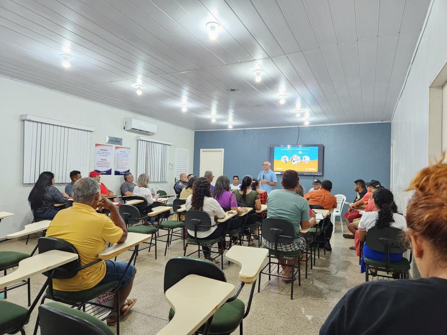 Reunião sobre a Pesca do Mapará com os Presidentes de Associações e Lideranças Comunitárias é realizado no Auditório da Prefeitura de Manaquiri