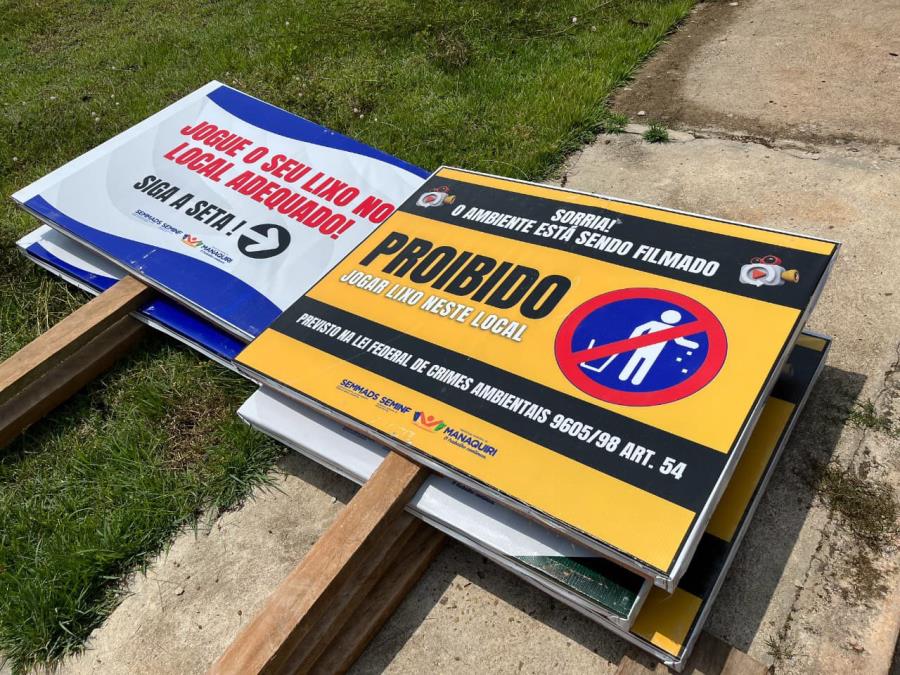 Prefeitura de Manaquiri realiza limpeza e instala placas de orientação na AM-354, com atuação integrada das secretarias de Infraestrutura e Meio Ambiente