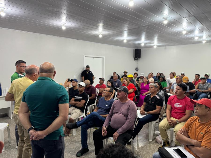 Prefeito reúne com lideranças e presidentes de comunidades para tratar de ações para o bem coletivo das comunidades de manaquiri