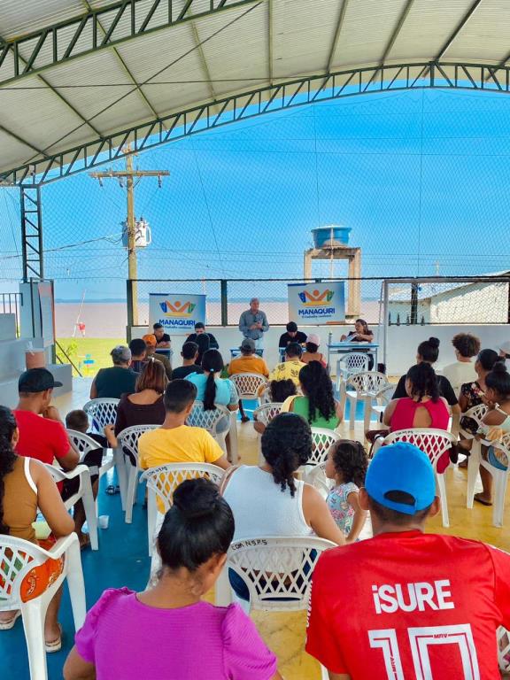 Prefeitura de Manaquiri realiza regularização fundiária com ações do Programa Terra Cidadã.