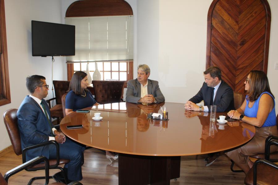 Prefeito Nestor Tissot recebe visita do presidente da OAB/RS