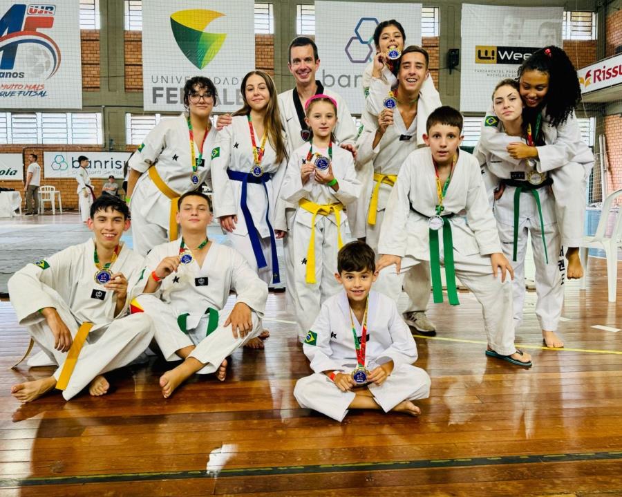 Atletas de Gramado participam do Circuito Gaúcho de Taekwondo