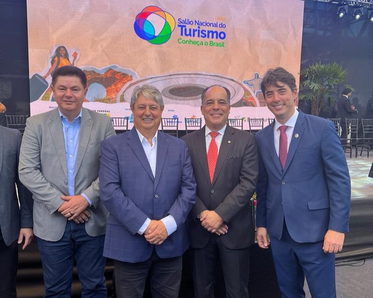 Nestor Tissot participa de Sal o Nacional do Turismo em Bras lia