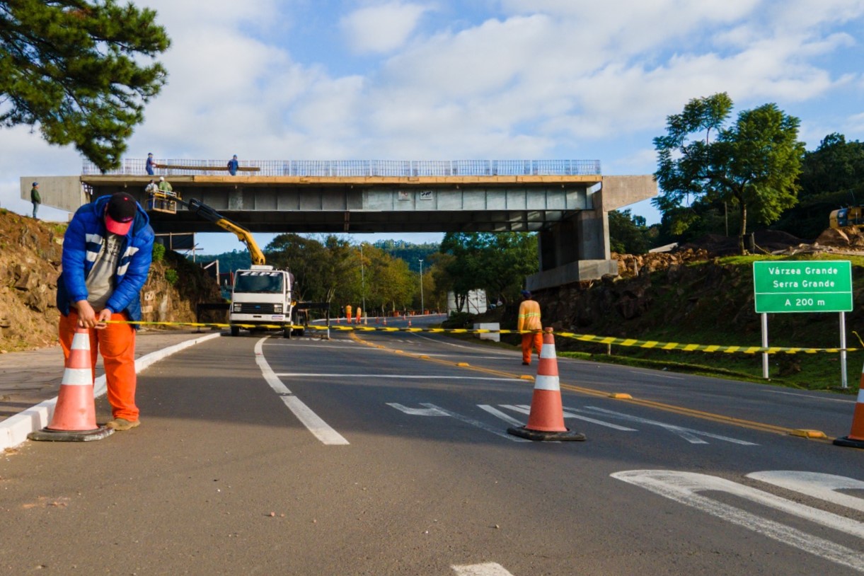 rodovias da Serra e Hortênsias nesta