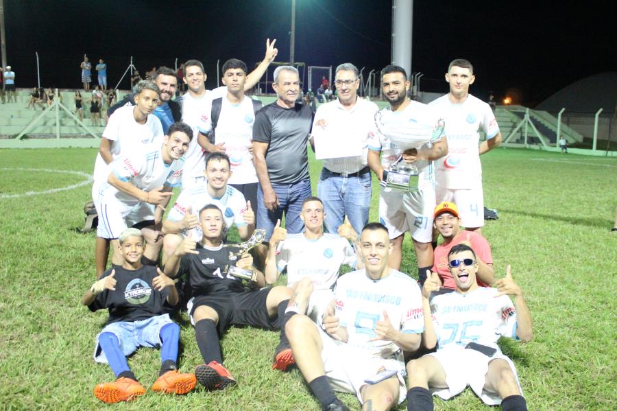 Meninos da Vila é o Campeão do 36º Campeonato Municipal de Futebol de Racha