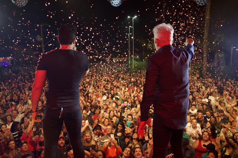 Matogrosso e Mathias movimentou o Aniversário de São Francisco com aproximadamente 12 mil pessoas.