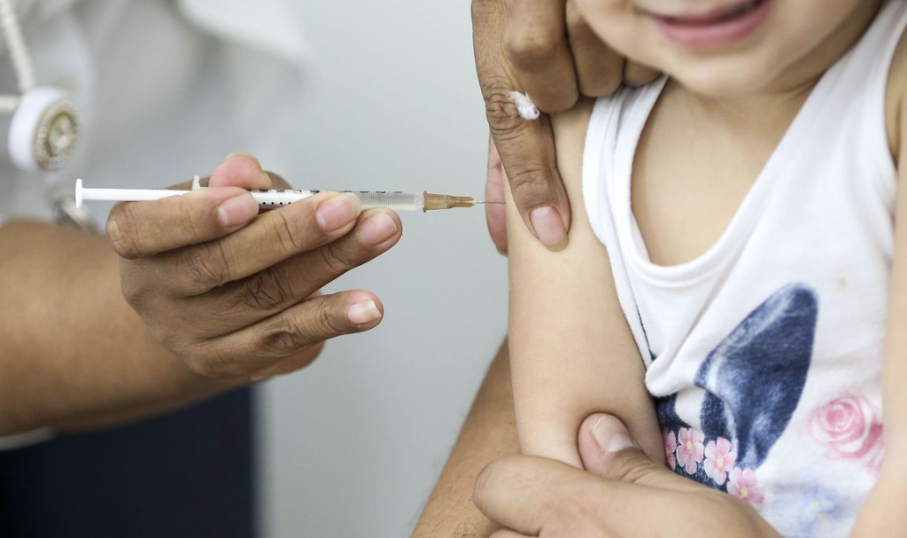 Campanha de Multivacinação busca atualizar carteirinha de crianças e adolescentes até 1º de setembro