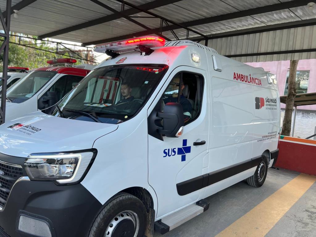 Campo Limpo Paulista recebe nova ambulância do governo estadual