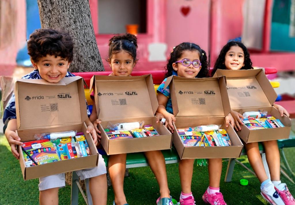 MATERIAL ESCOLAR É ENTREGUE NA PRIMEIRA SEMANA DA VOLTA ÀS AULAS