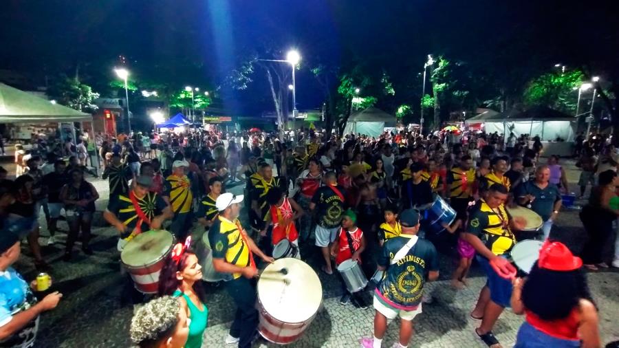 Carnaval comunitário em Campo Limpo Paulista leva foliões às ruas