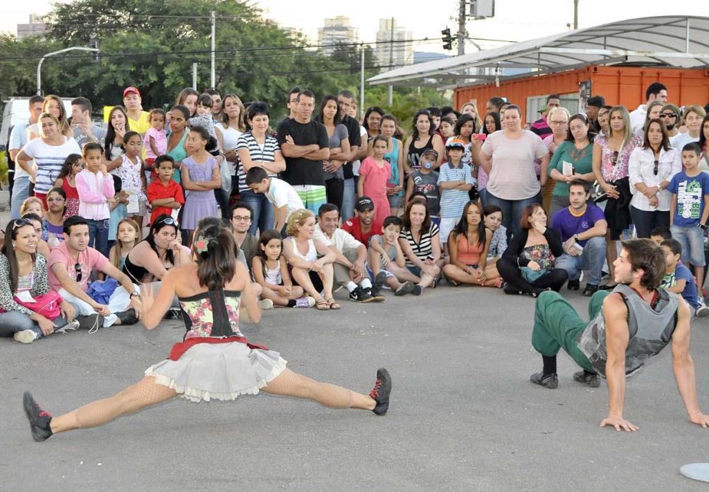 CIRCUITO SESC DE ARTES ENCERRA MÊS DE ANIVERSÁRIO