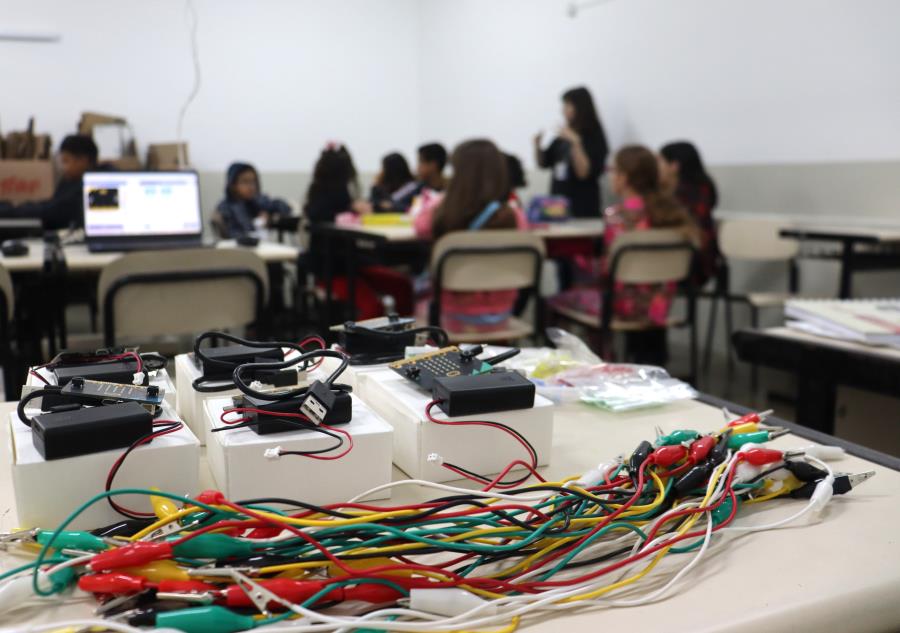 Crianças têm curso de robótica gratuito em Campo Limpo Paulista