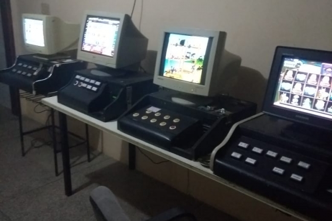 Operação policial aborda 84 pessoas em Almirante Tamandaré e apreende máquinas de jogos de azar