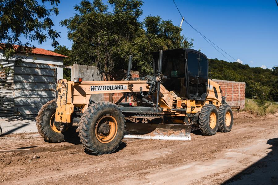 PREFEITURA INICIA TRABALHO DE RECUPERAÇÃO DAS VIAS EM PORTEIRINHA