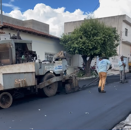 PREFEITURA INICIA RECAPEAMENTO DA RUA OLEGÁRIO MACIEL NO CENTRO