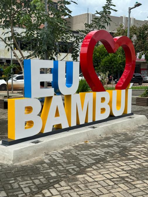 Praça Coronel Tôrres ganha letreiro