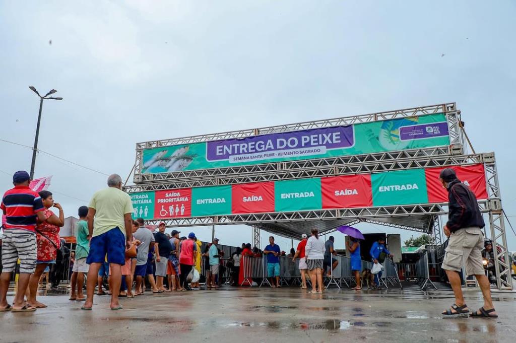 Hoje foi dia da tradicional entrega do peixe 🐟