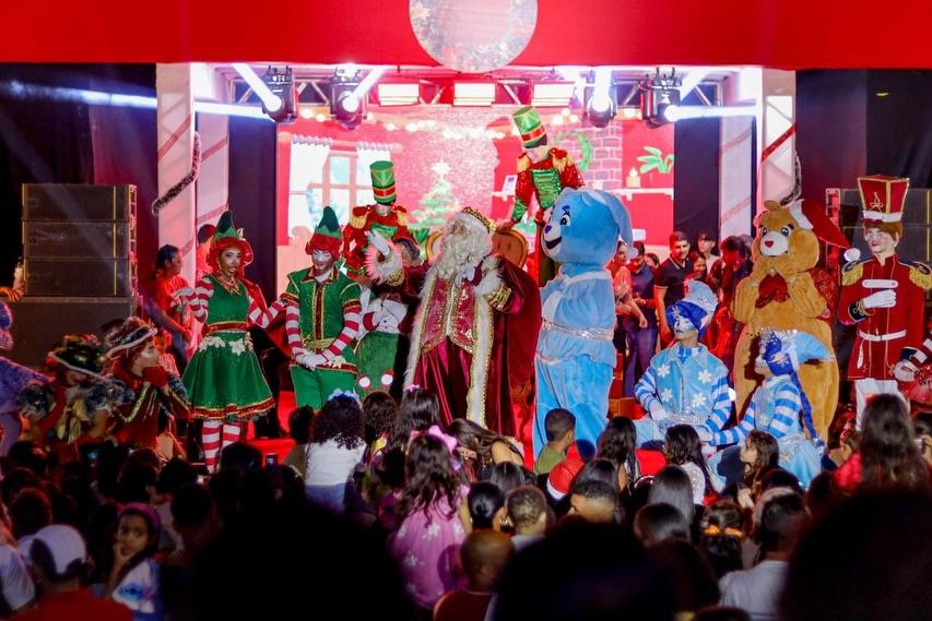 Natal Encantado transforma a Praça Paulo Paranhos em um espetáculo de magia, união e esperança