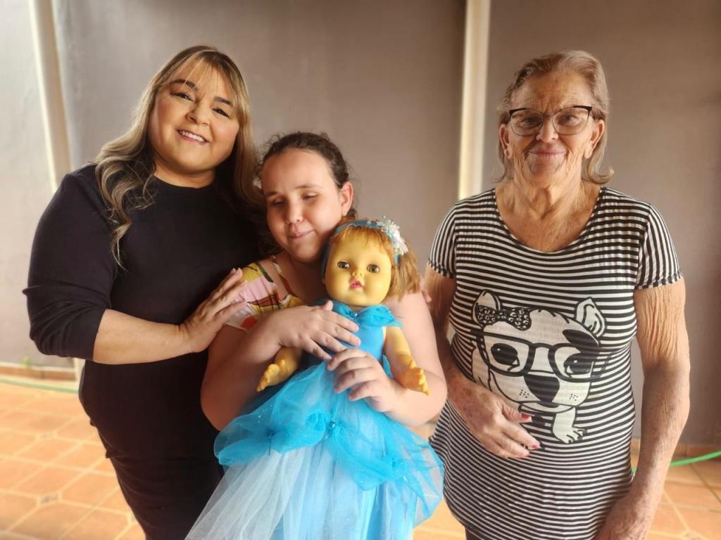 Projeto BoneTiTa do Fundo Social de Solidariedade de Nova Odessa recupera e doa bonecas a meninas carentes
