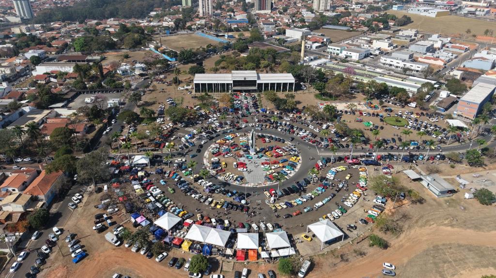Vem aí: 3º Encontro Anual de Carros Antigos na Praça dos Três Poderes em Nova Odessa